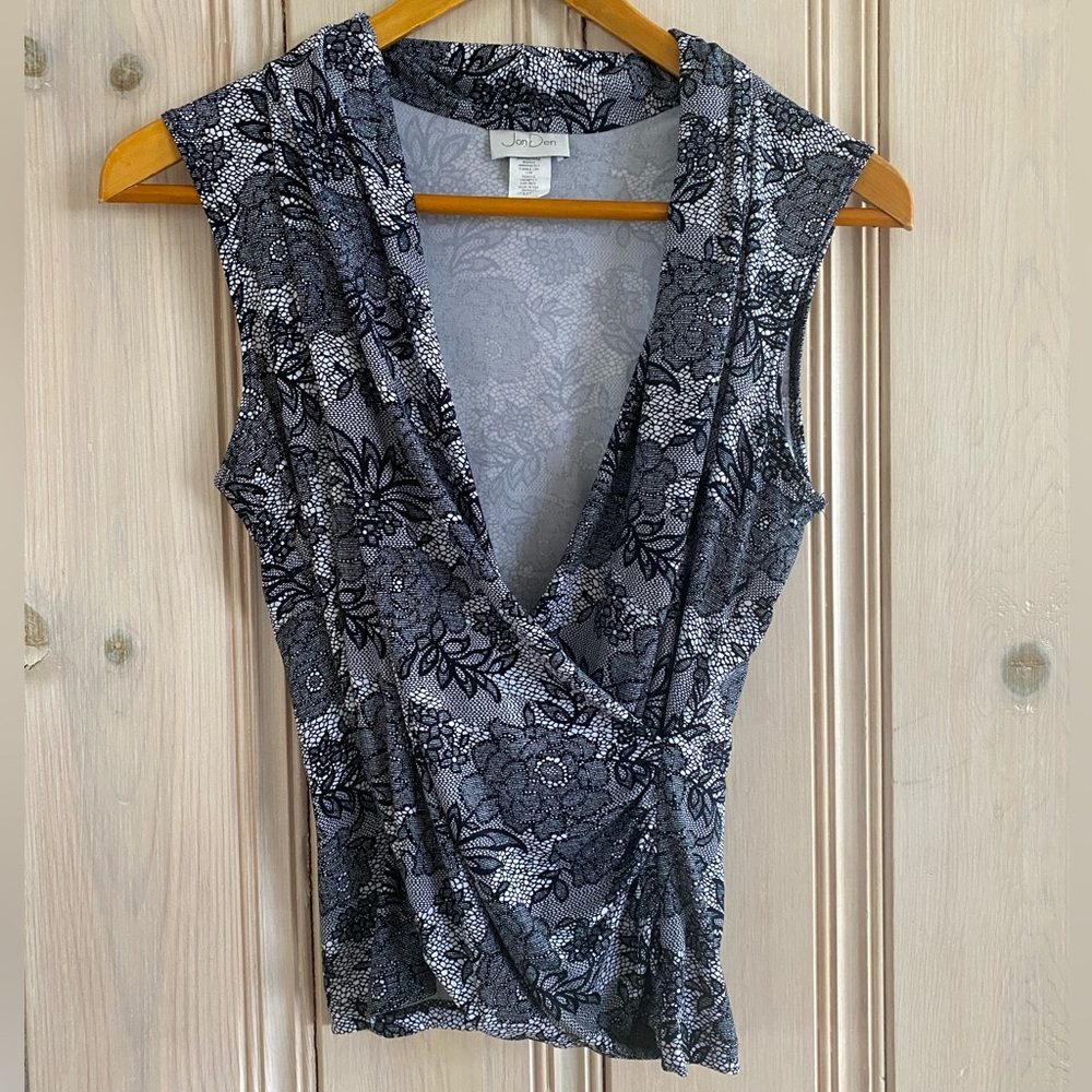 VTG JonDen Black & Gray Floral Wrap-Style Sleeveless Camisole